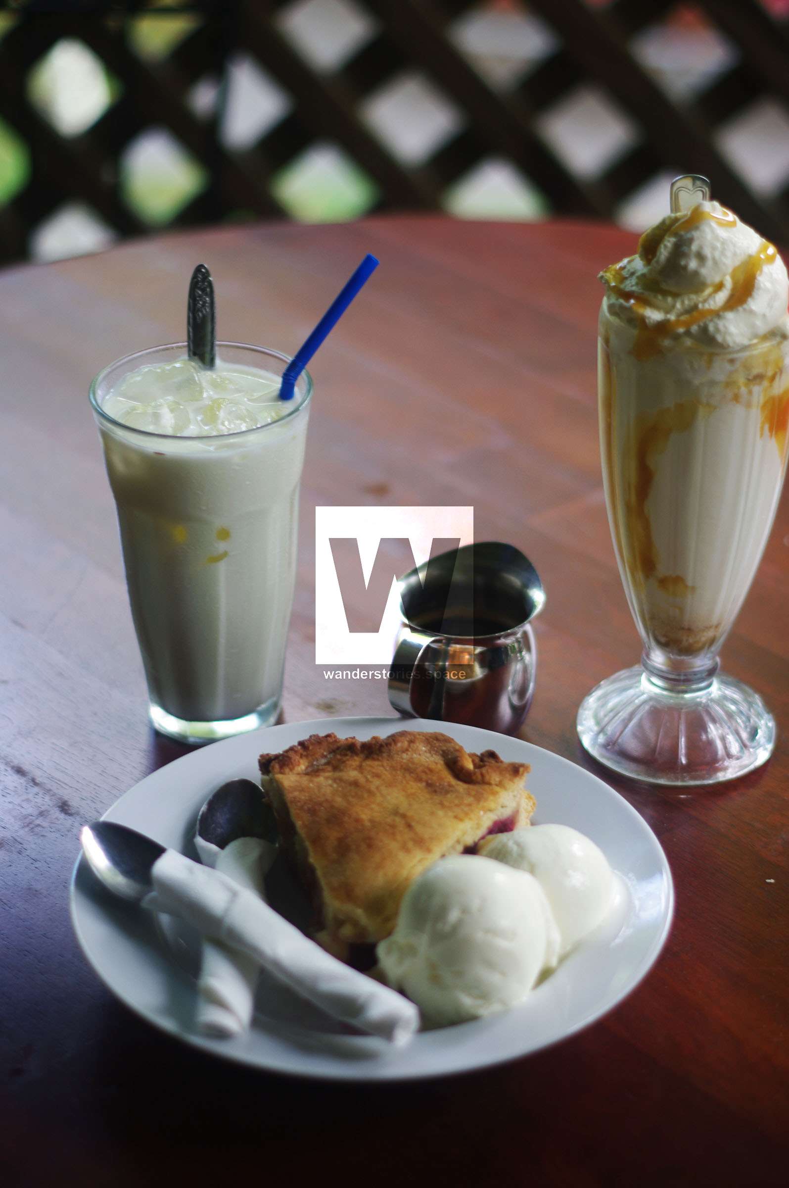 Iced coffee, milkshake, and berry pie at Ivy Inn