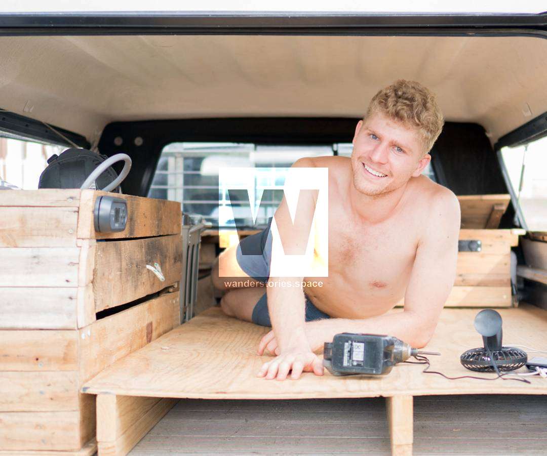 Building a camper in tray of ute
