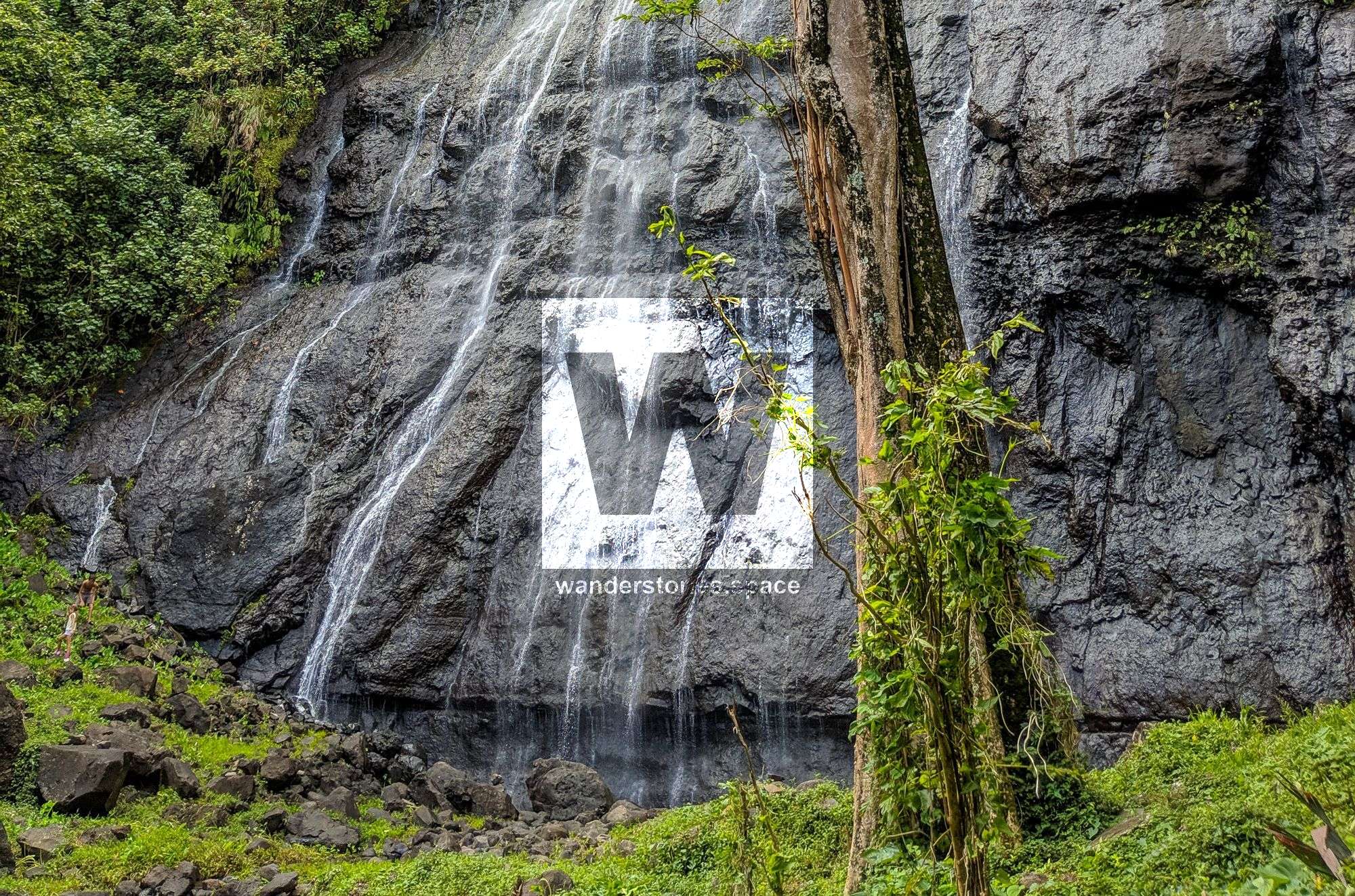 Afareaitu Waterfalls (’Āfareaitu Cascades)