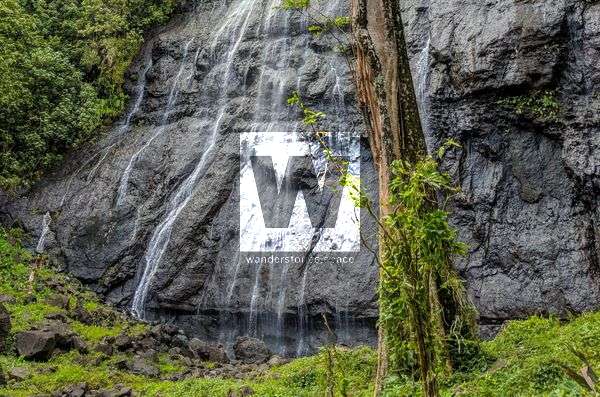 Afareaitu Waterfalls (Ã¢â‚¬â„¢Ã„â‚¬fareaitu Cascades)